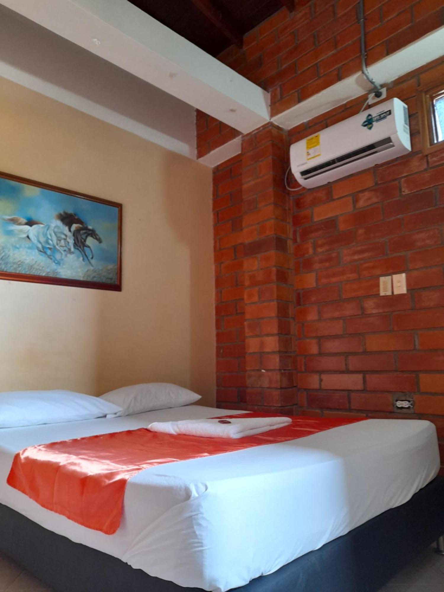Hotel Boutique Los Gentiles Santa Fe de Antioquia Quarto foto